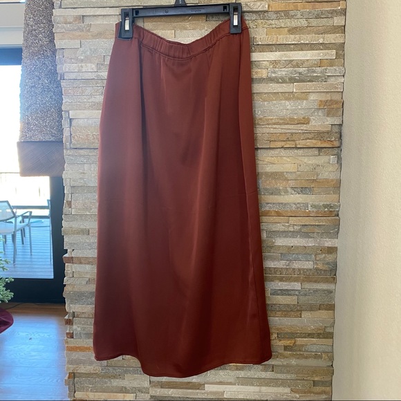 BNWT Abercrombie skirt with slit - xs - Picture 3 of 4